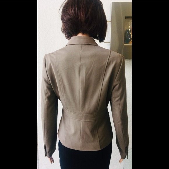 Limited Womans Jacket 6. ImportedFabric
Lovely jacket, in New condition - Picture 5 of 7